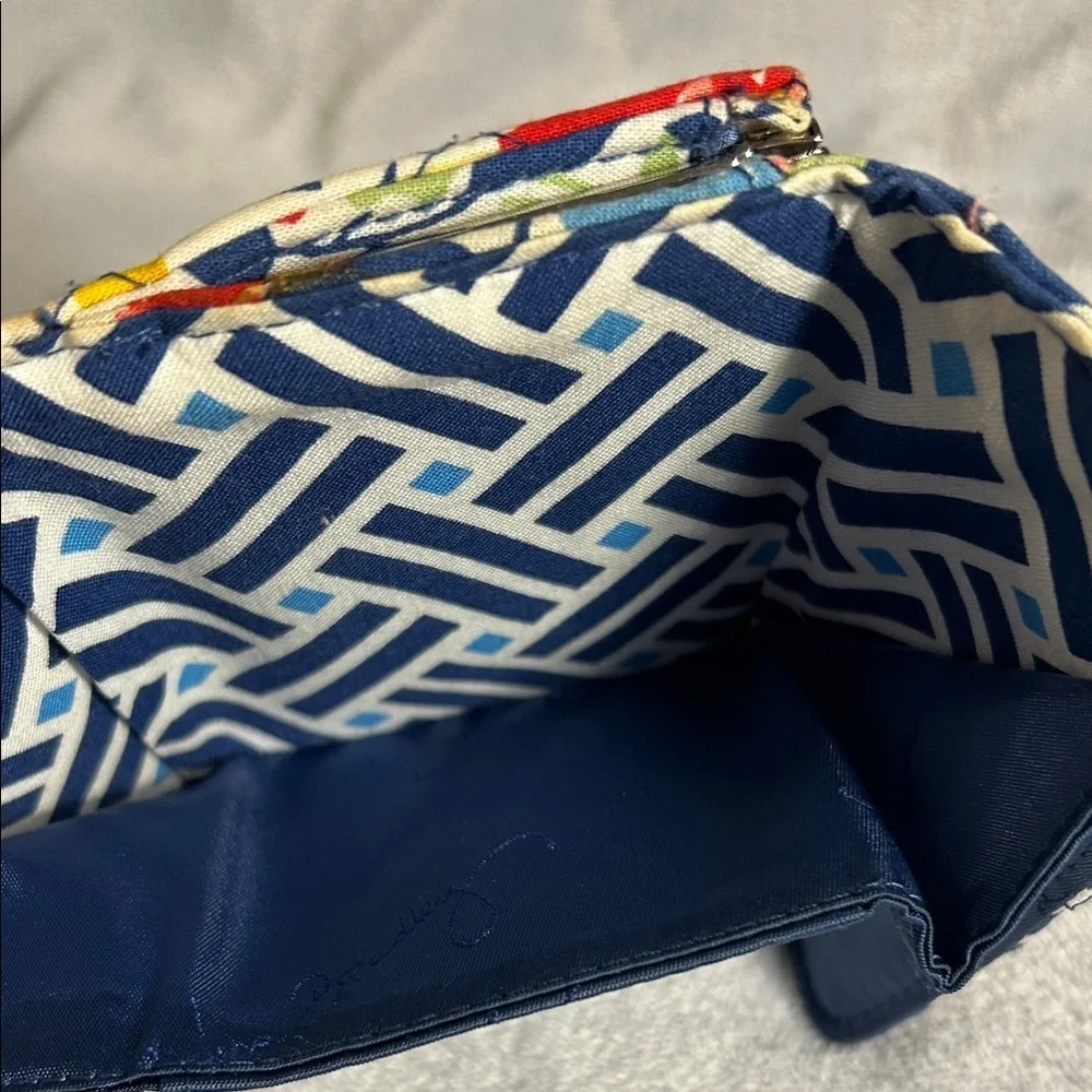 VERA BRADLEY Retired Pattern “Summer Cottage” Kisslock Wallet - Picture 5 of 6